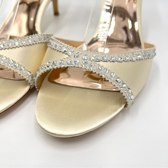Badgley Mischka Size 10‎ Jeweled Ivory Satin Dress Sandals Heels Pumps Shoes - Picture 5 of 14